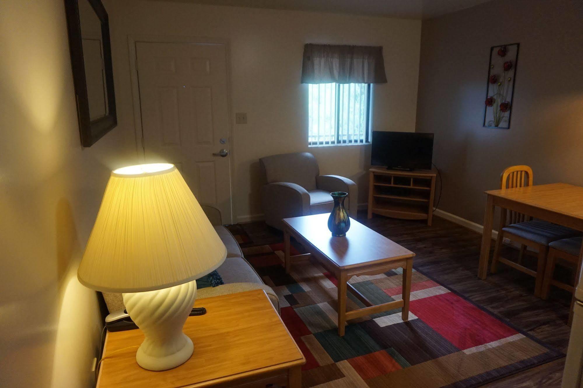 Affordable Suites Канаполис Екстериор снимка
