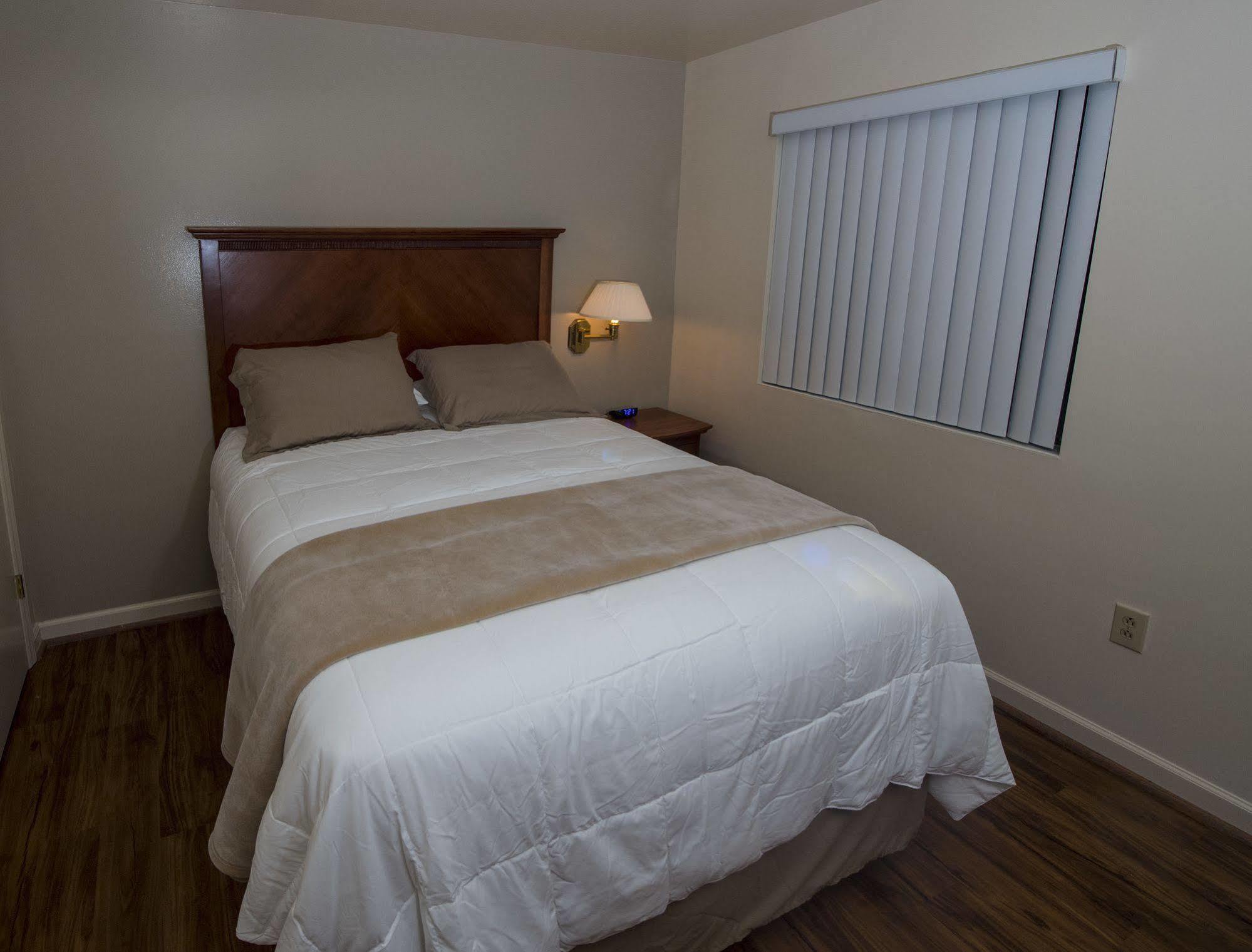 Affordable Suites Канаполис Екстериор снимка